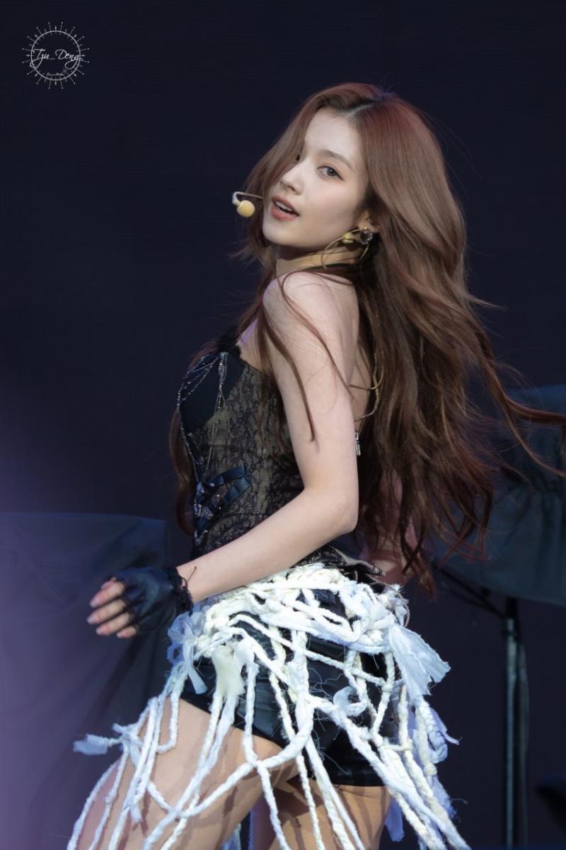 트와이스 사나