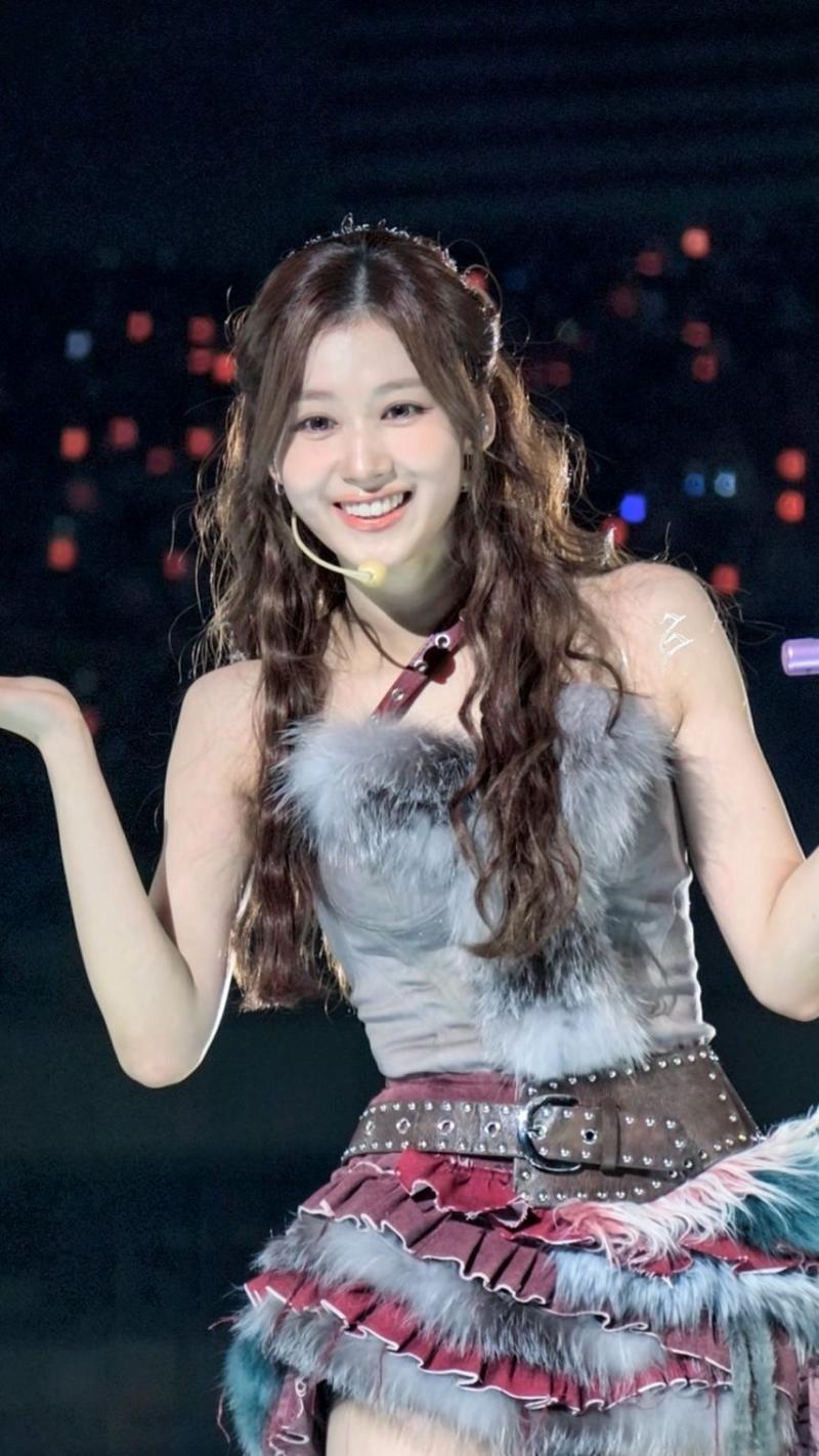 트와이스 사나