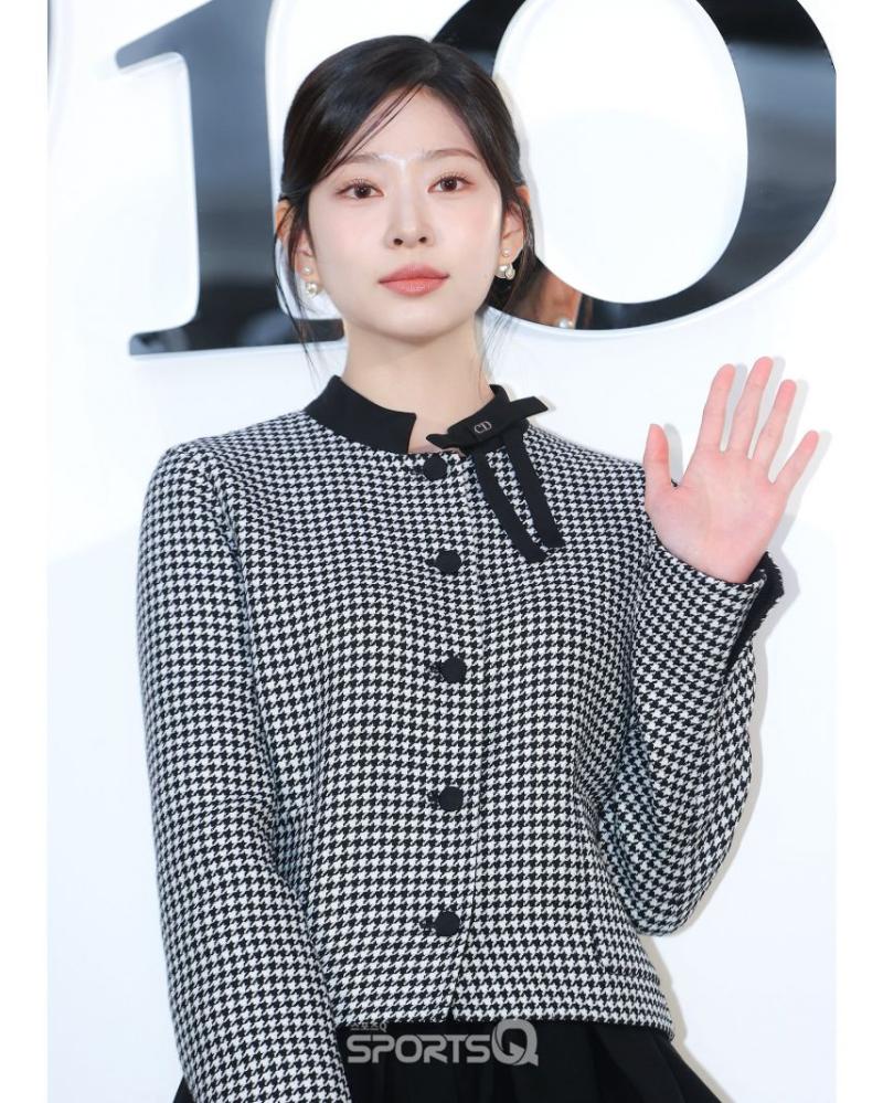 김민주  260107 Dior Photowall