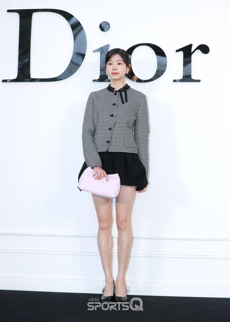 김민주  260107 Dior Photowall