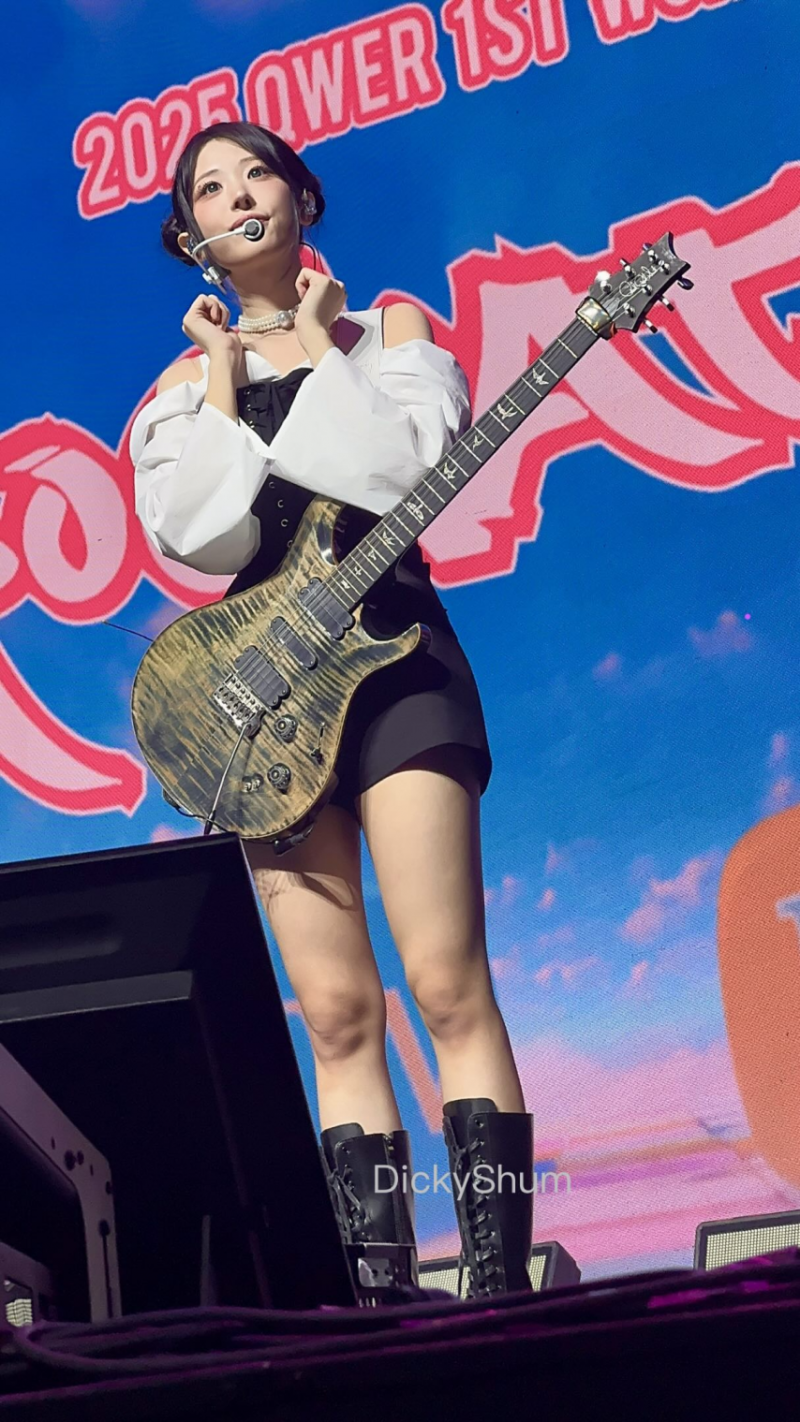 QWER 히나