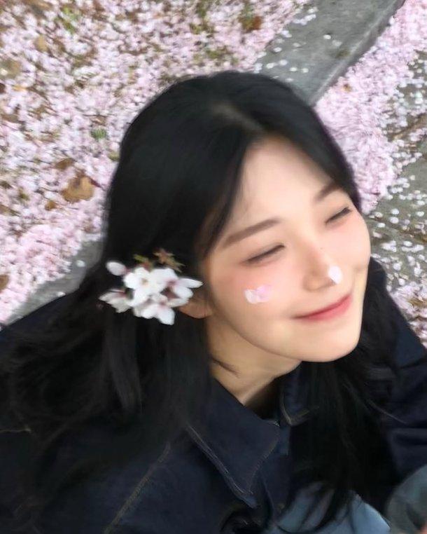 프로미스나인 막내 백지헌 사용법