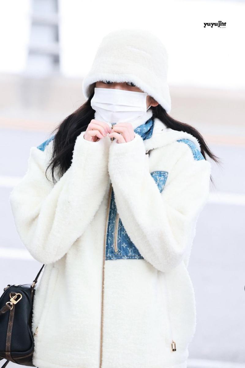 출국하는 아이브 안유진