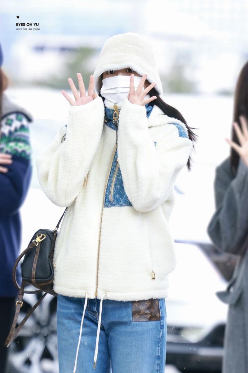 출국하는 아이브 안유진