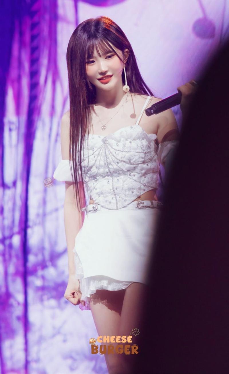 프로미스나인 송하영