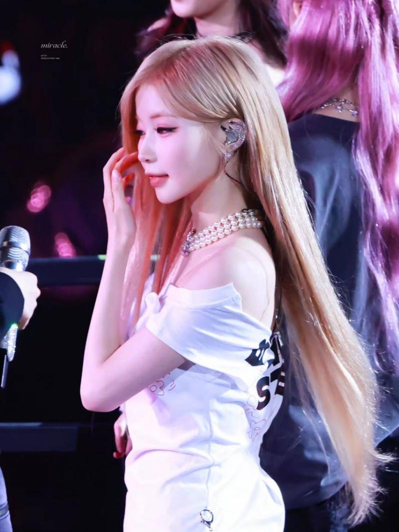 BABYMONSTER (베이비몬스터) 아사