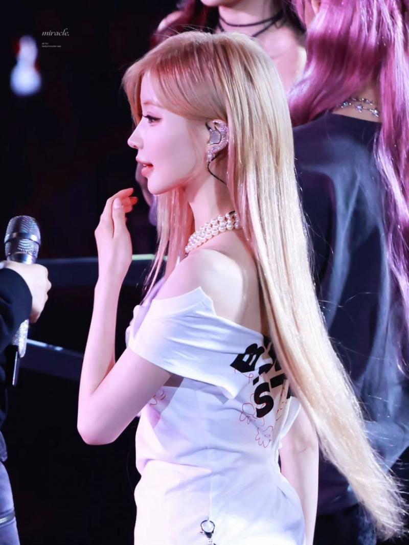 BABYMONSTER (베이비몬스터) 아사