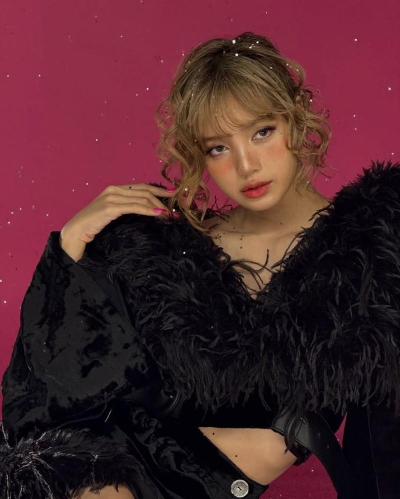 BLACKPINK (블랙핑크) 리사