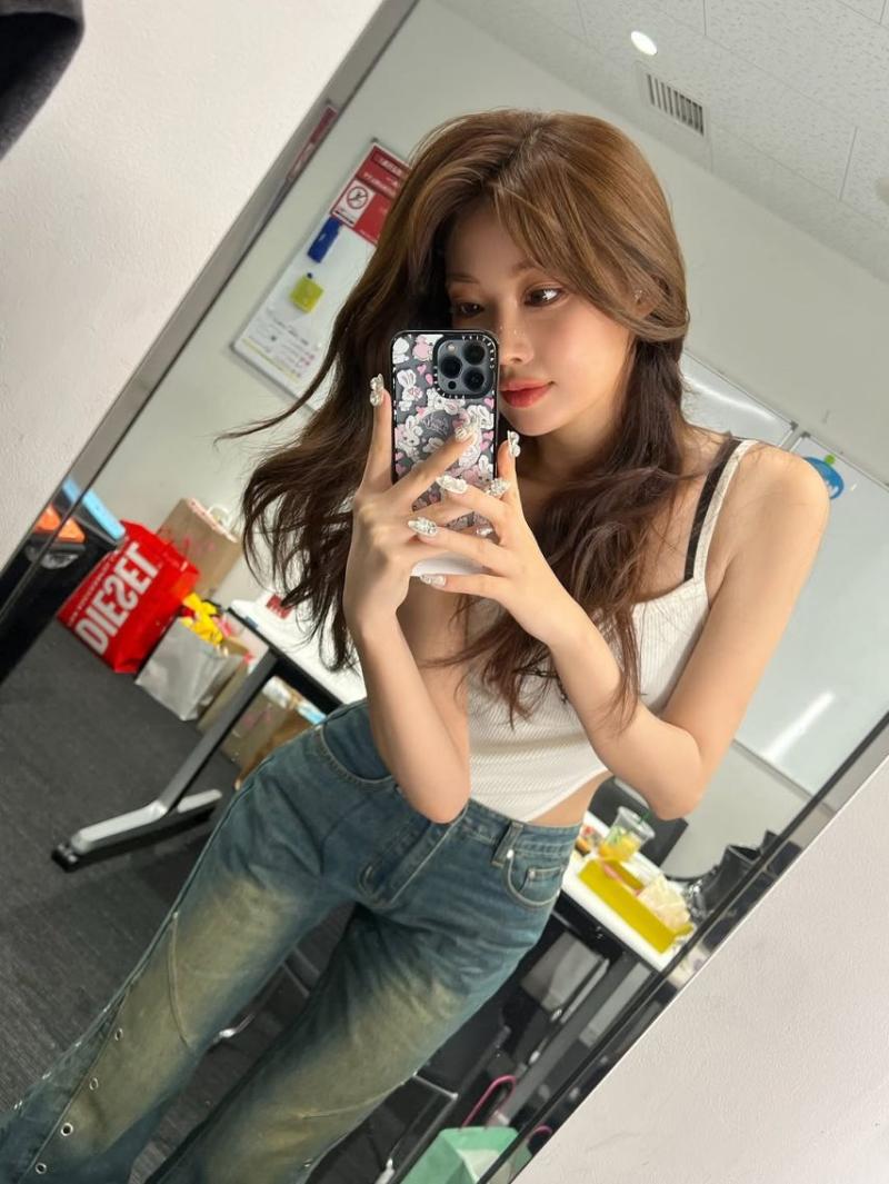 EVERGLOW (에버글로우) 시현