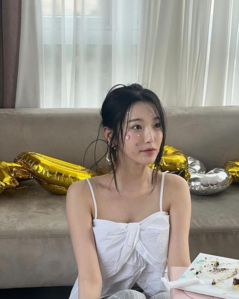 프로미스나인 백지헌