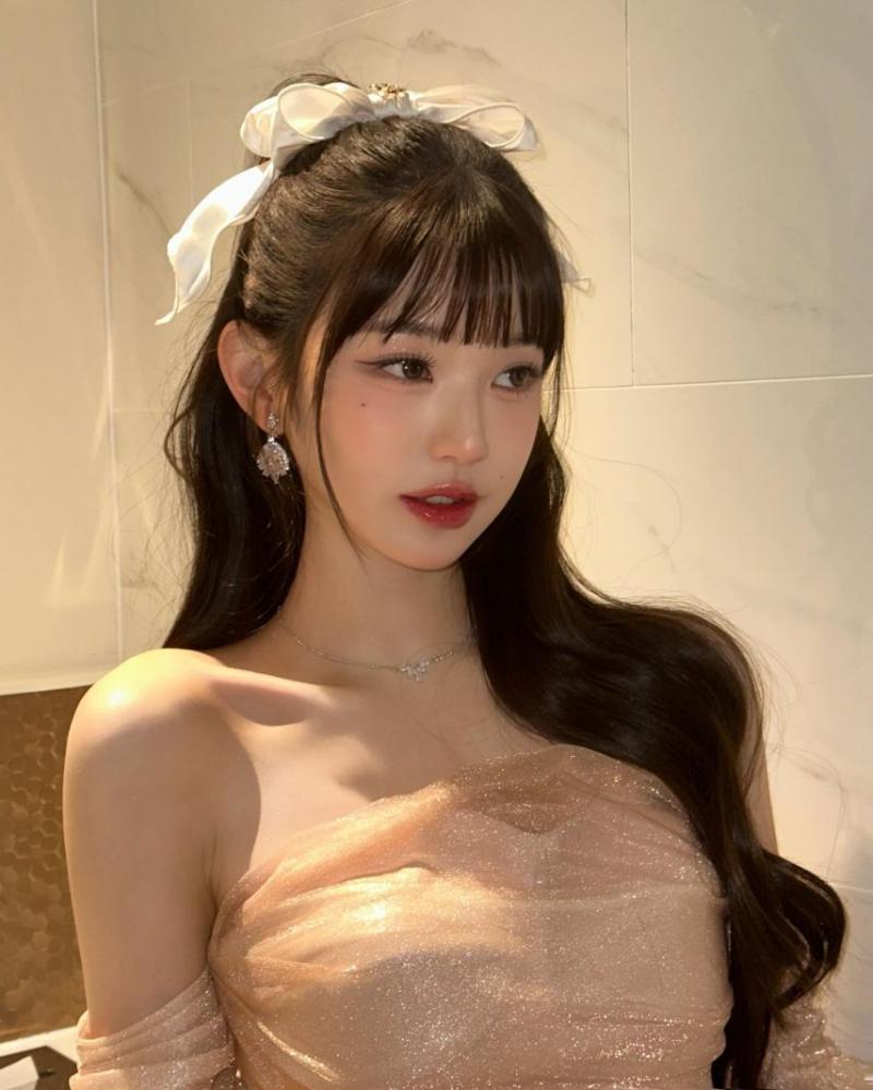 아이브 장원영 드레스 매끈한 어깨 노출.jpg