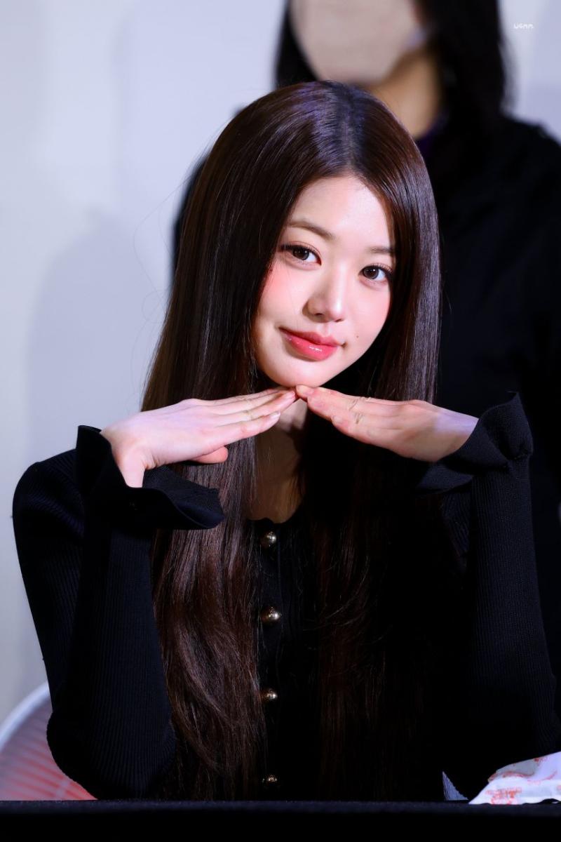 타이베이에서도 미모가 빛을 발하는 장원영 (아이브)