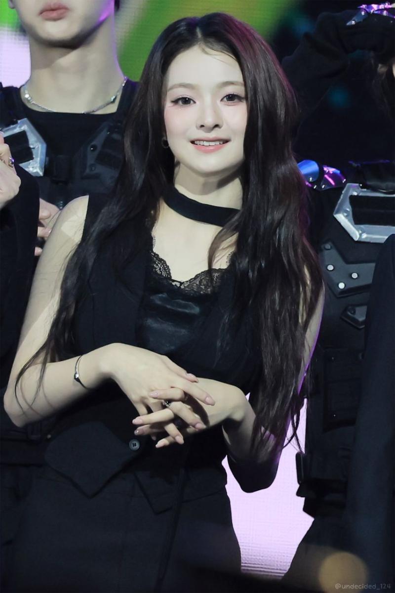 프로미스나인 이나경