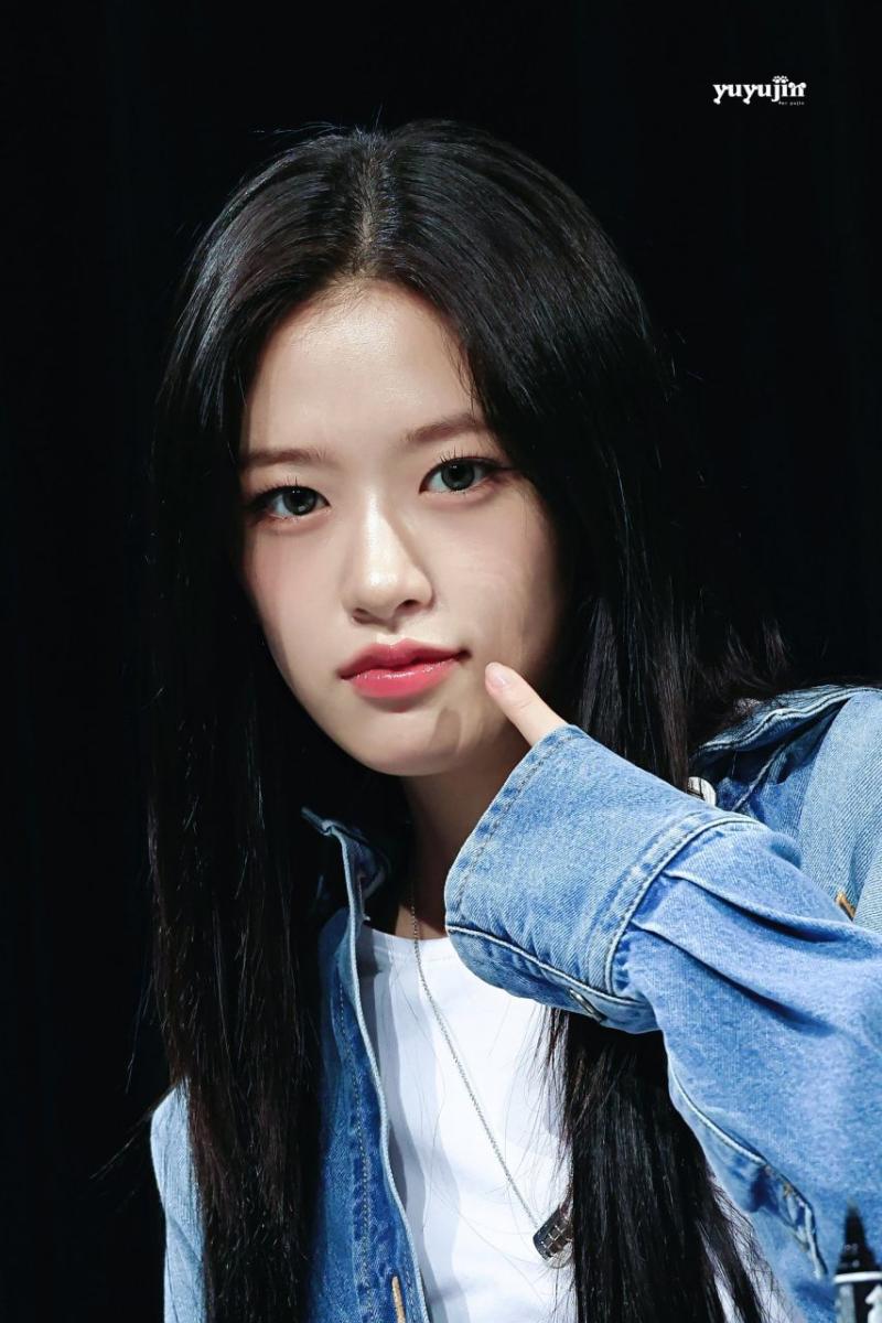 아이브 안유진
