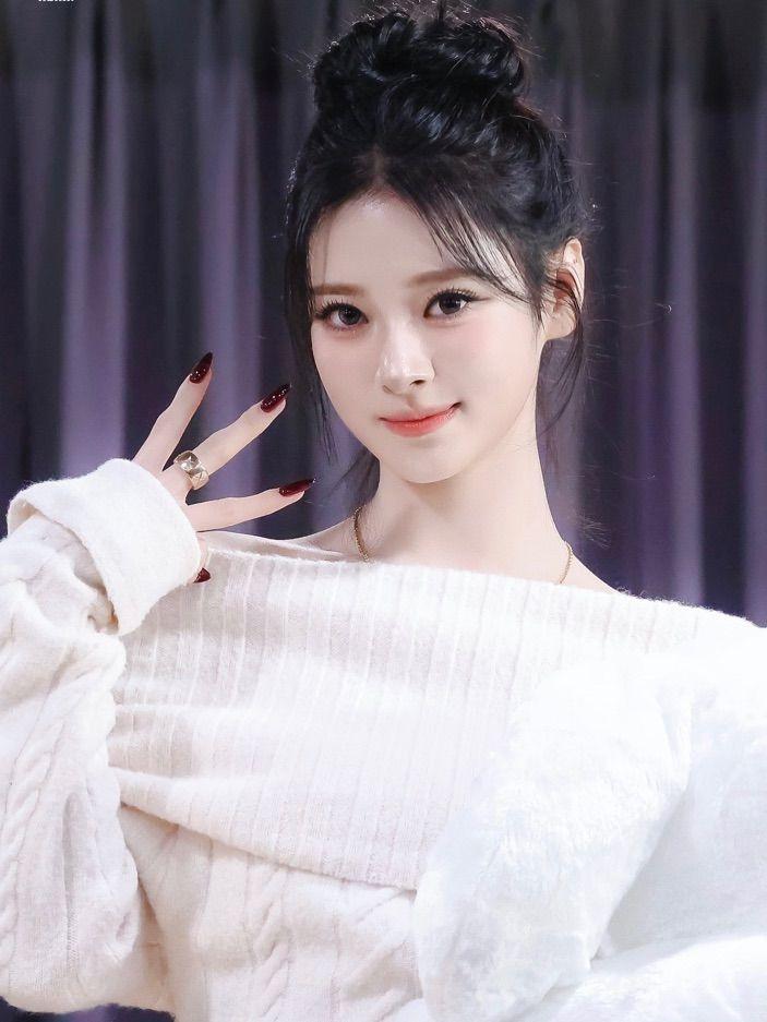 MEOVV (미야오) 안나