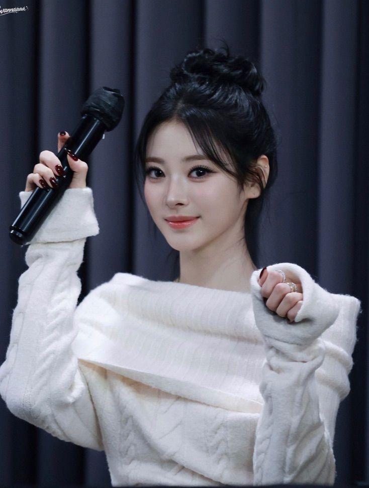MEOVV (미야오) 안나