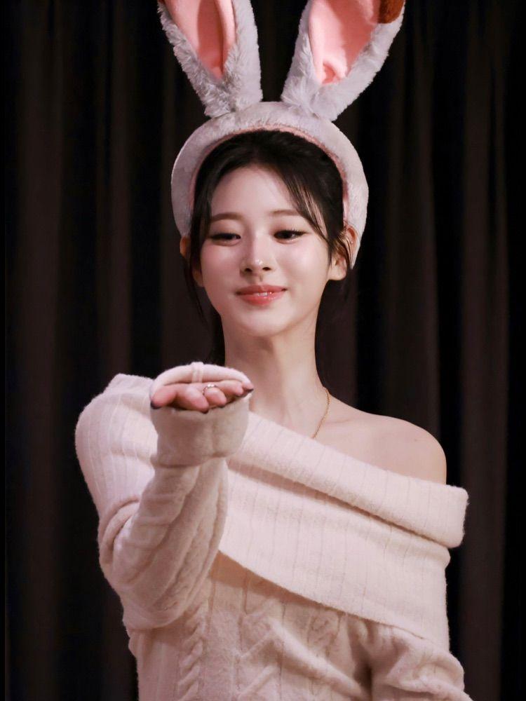 MEOVV (미야오) 안나
