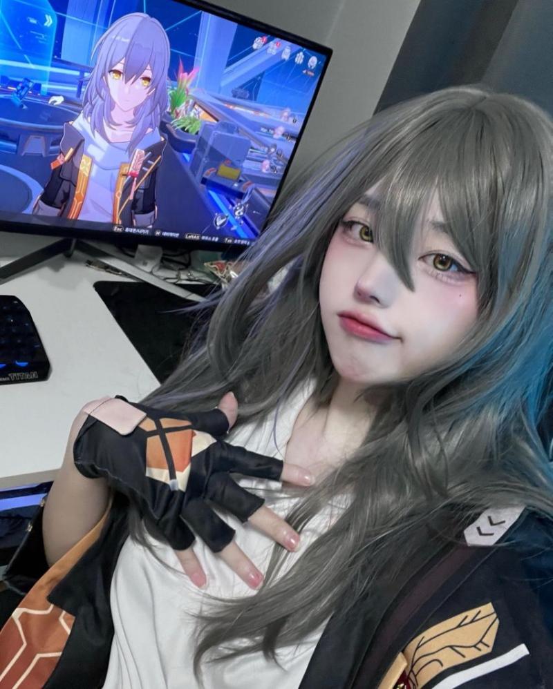 QWER 히나