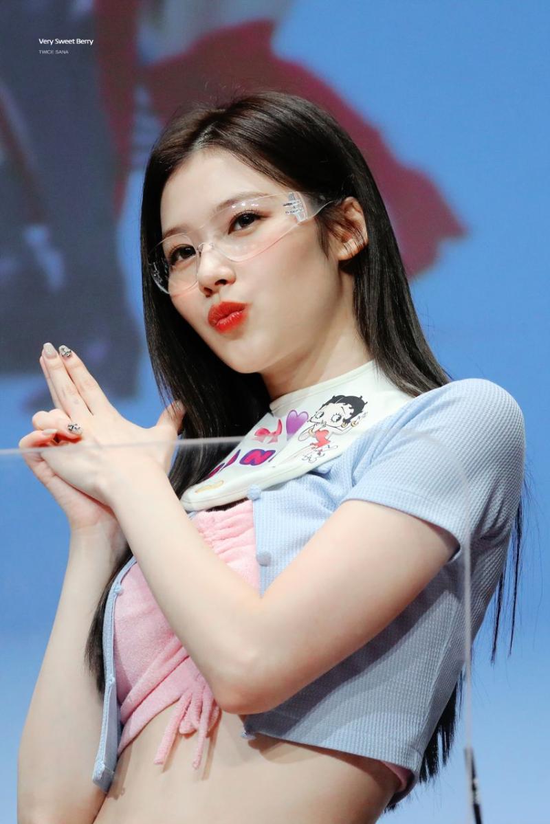 트와이스 사나