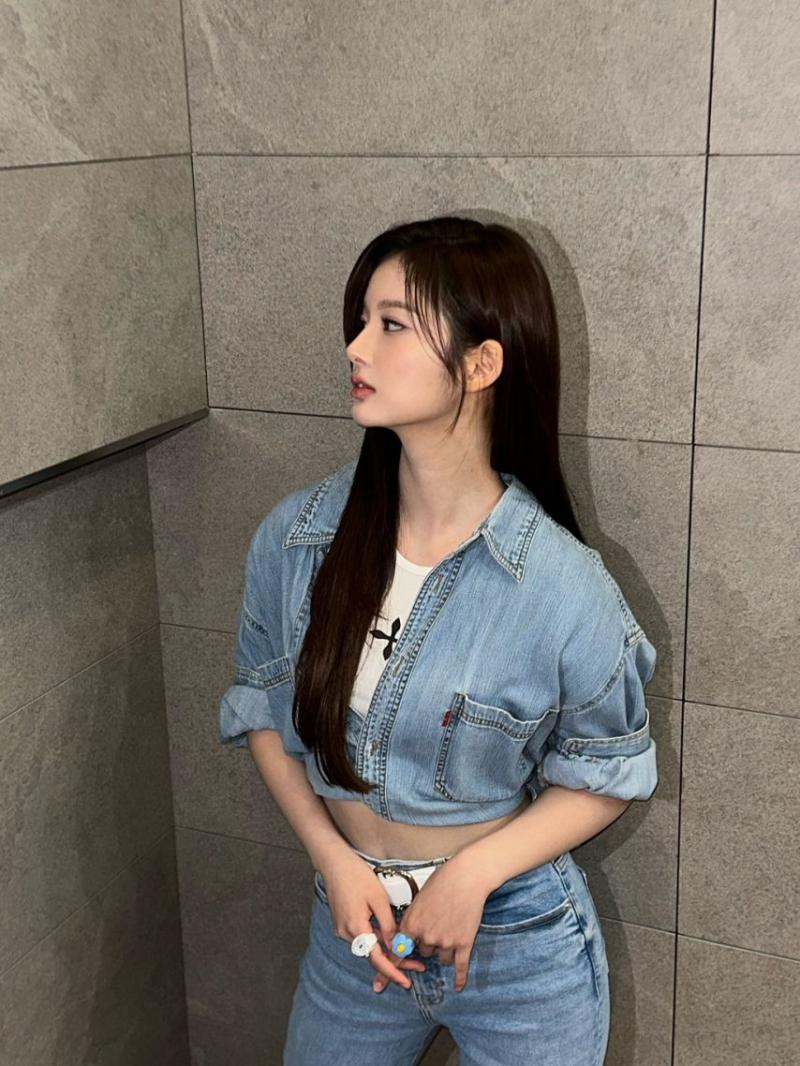 실물보면 입체미 쩐다는 엔믹스 설윤 옆모습