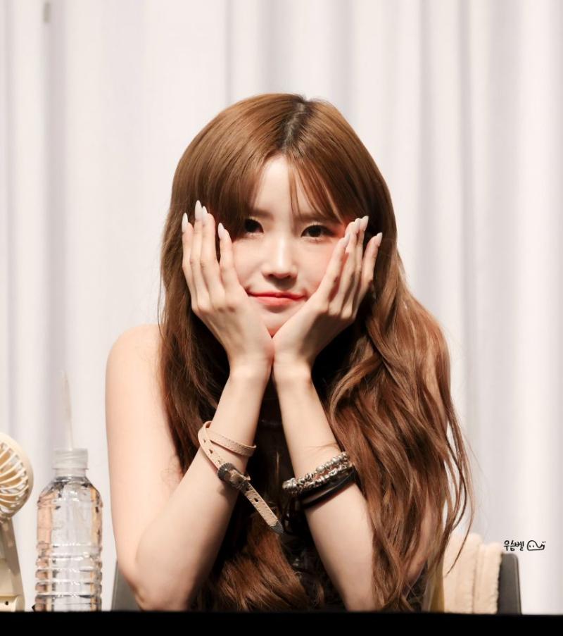 프로미스나인 송하영
