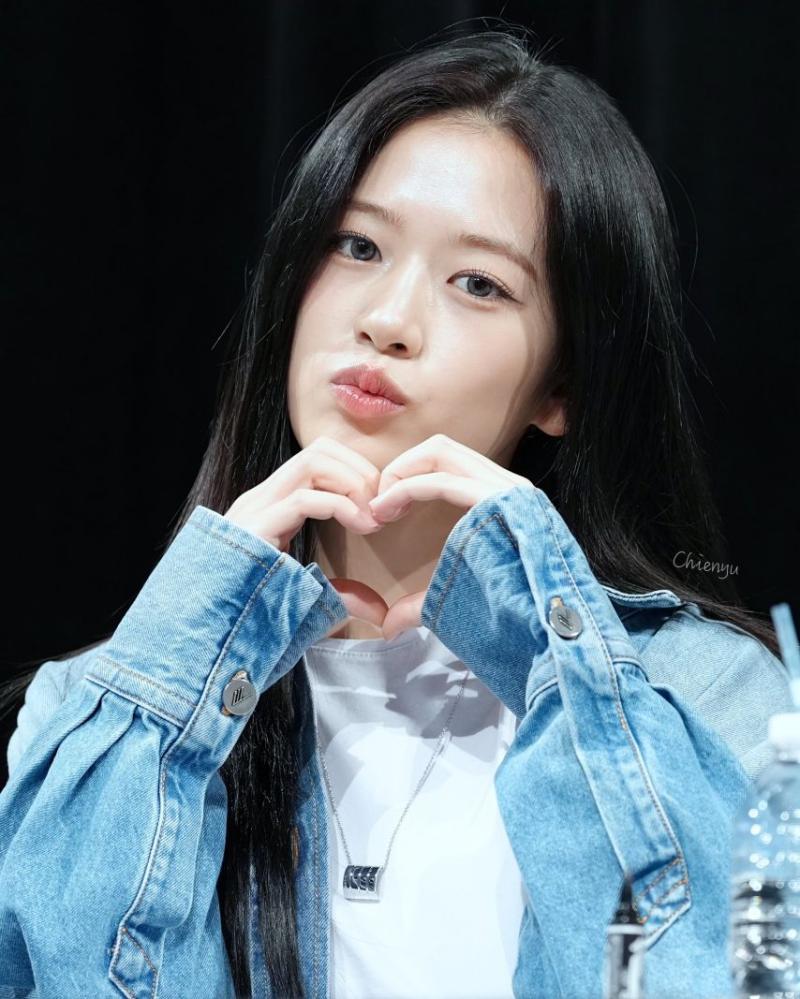 아이브 안유진