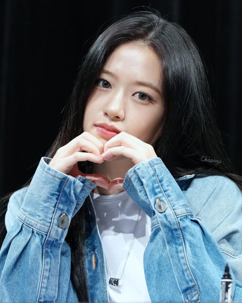 아이브 안유진