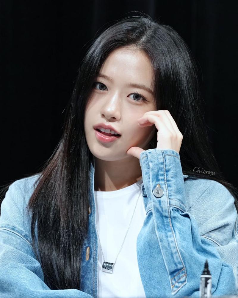 아이브 안유진