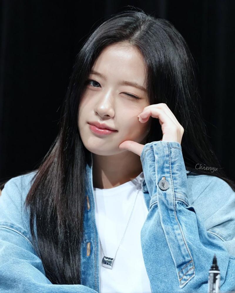 아이브 안유진