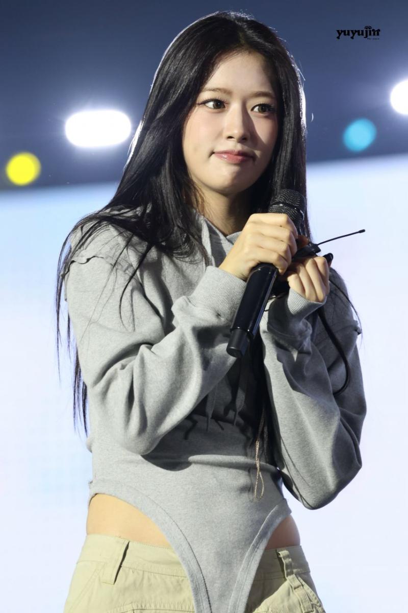 아이브 안유진