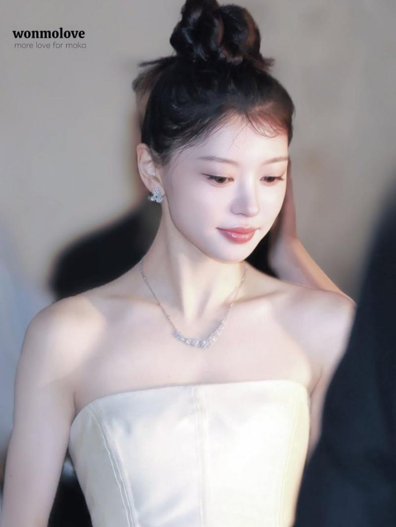 아일릿 (ILLIT) 모카