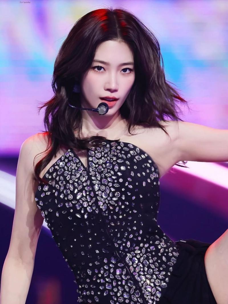 LE SSERAFIM (르세라핌) 카즈하