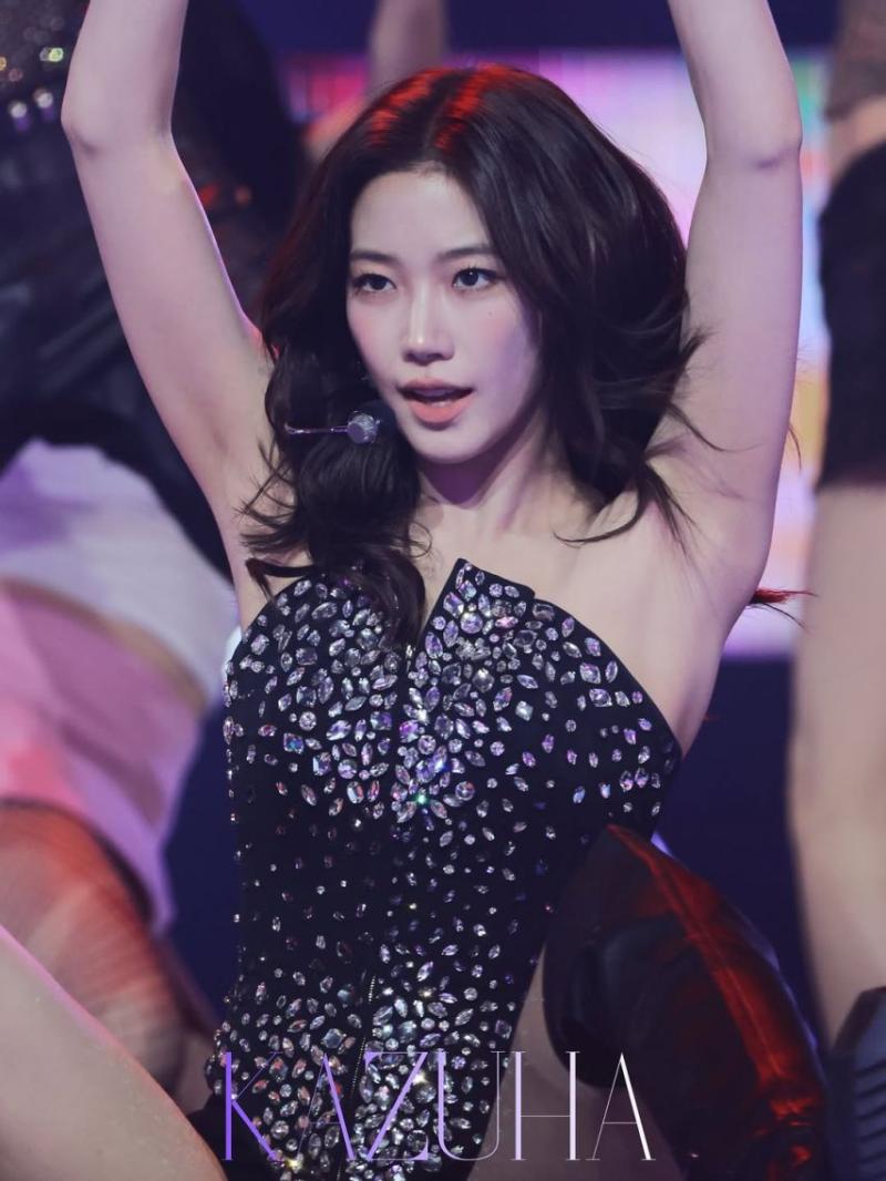 LE SSERAFIM (르세라핌) 카즈하