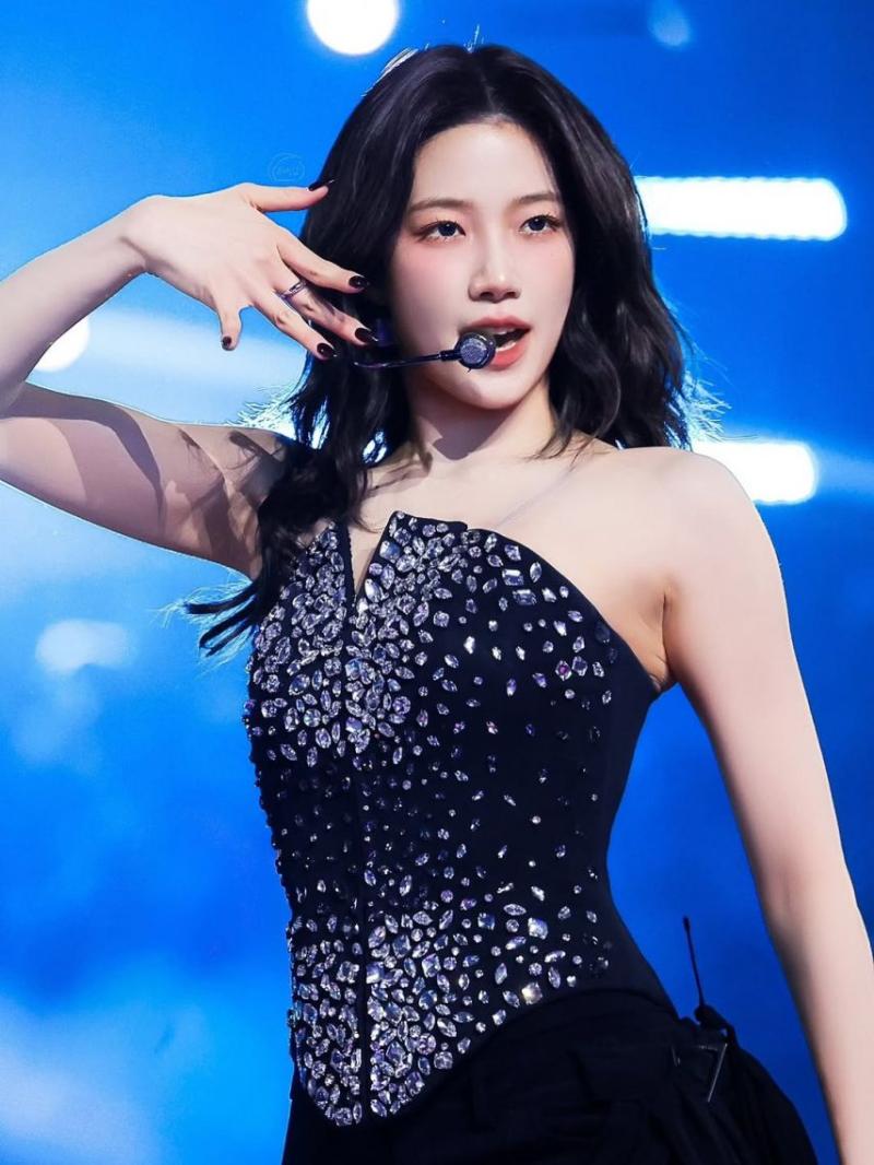 LE SSERAFIM (르세라핌) 카즈하