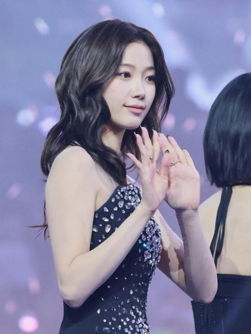 LE SSERAFIM (르세라핌) 카즈하
