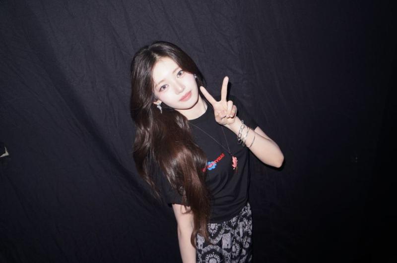 베이비몬스터 로라