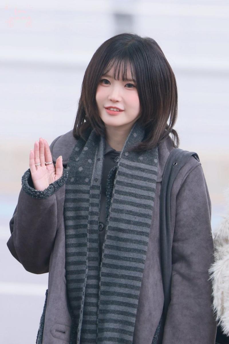 출국하는 송하영 (프로미스나인)
