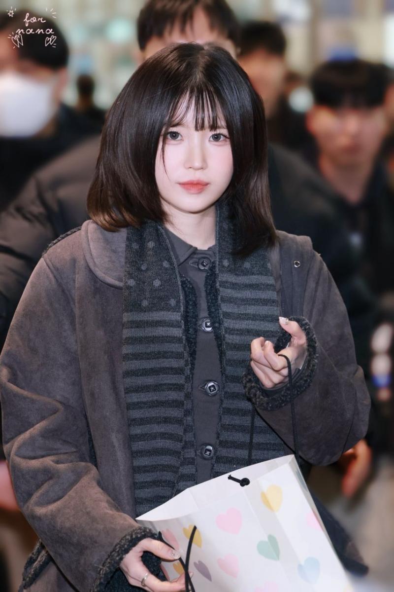 출국하는 송하영 (프로미스나인)