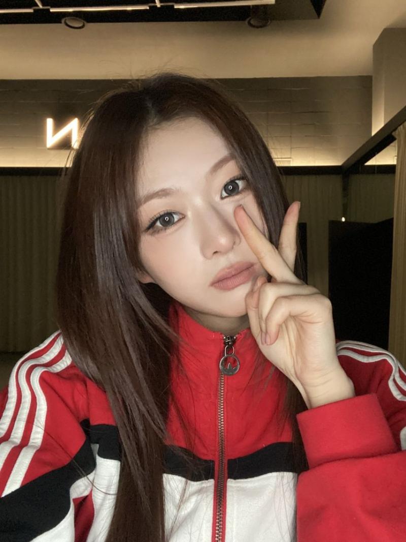 앳하트 봄, 나현