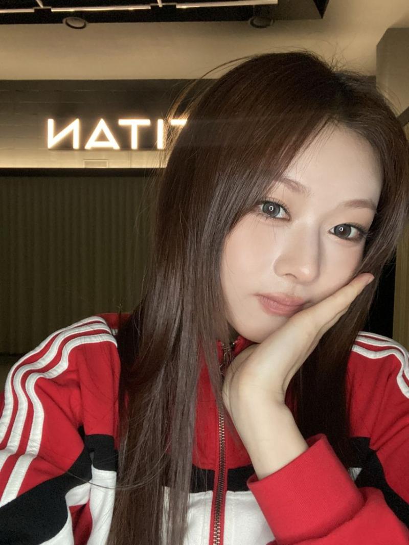 앳하트 봄, 나현