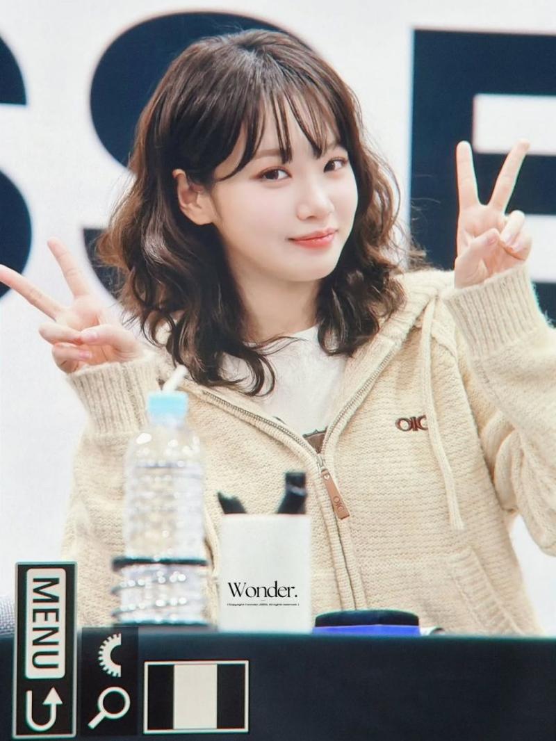 LE SSERAFIM (르세라핌) 김채원