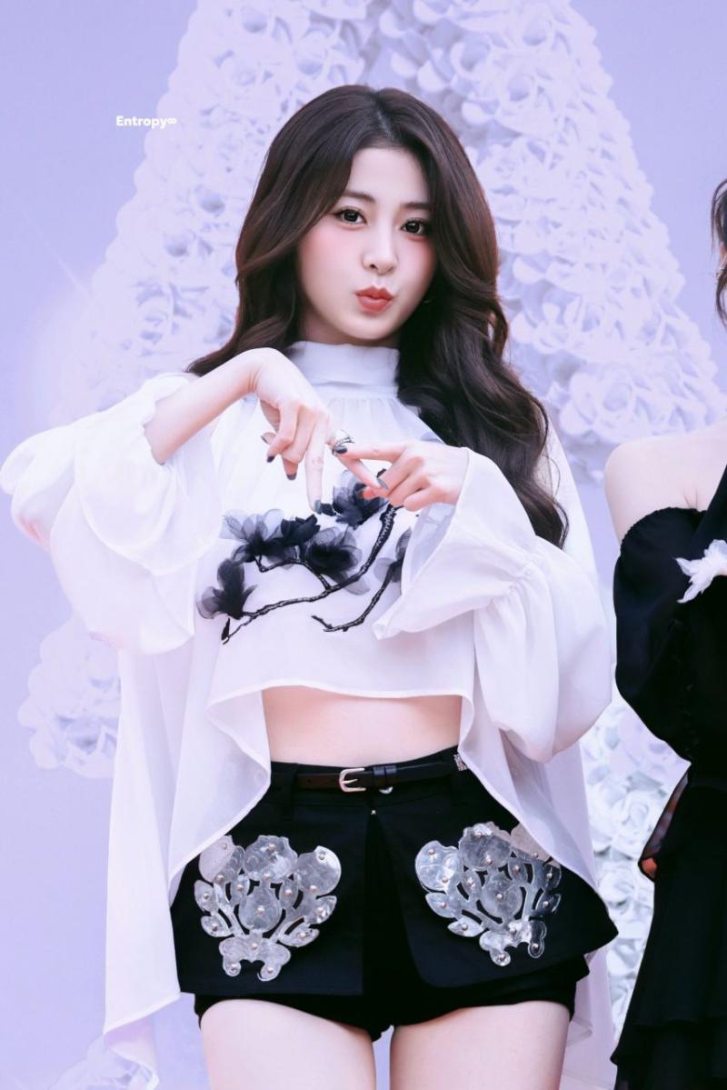 르세라핌 윤진