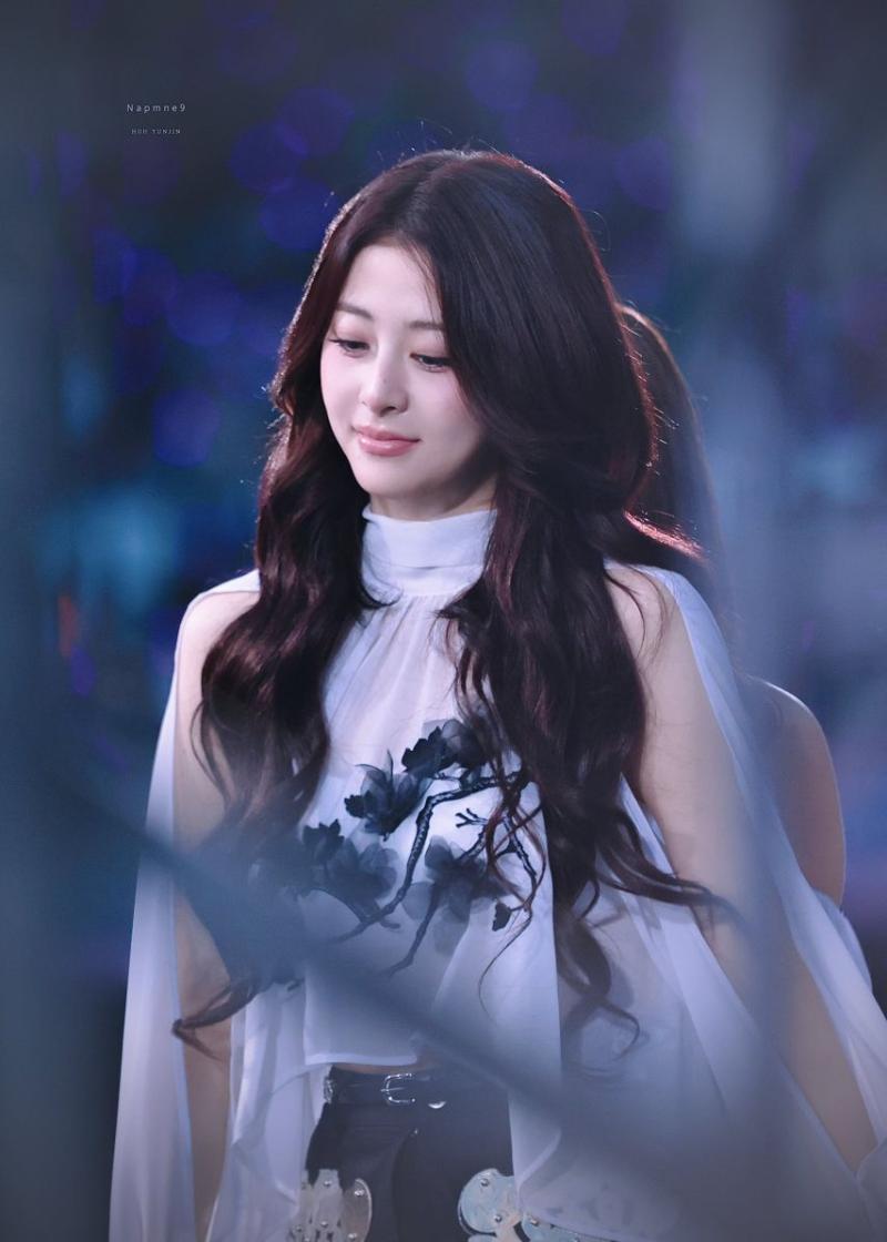 르세라핌 윤진