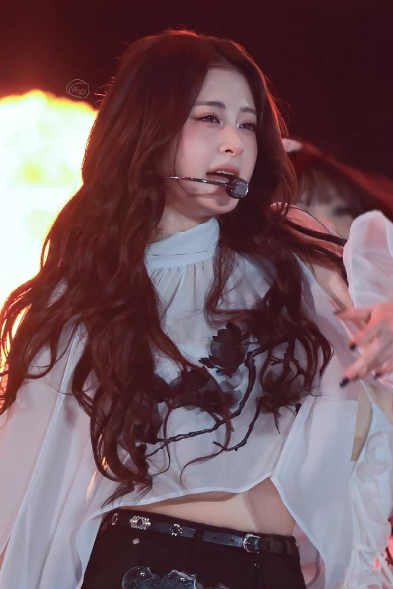 르세라핌 윤진