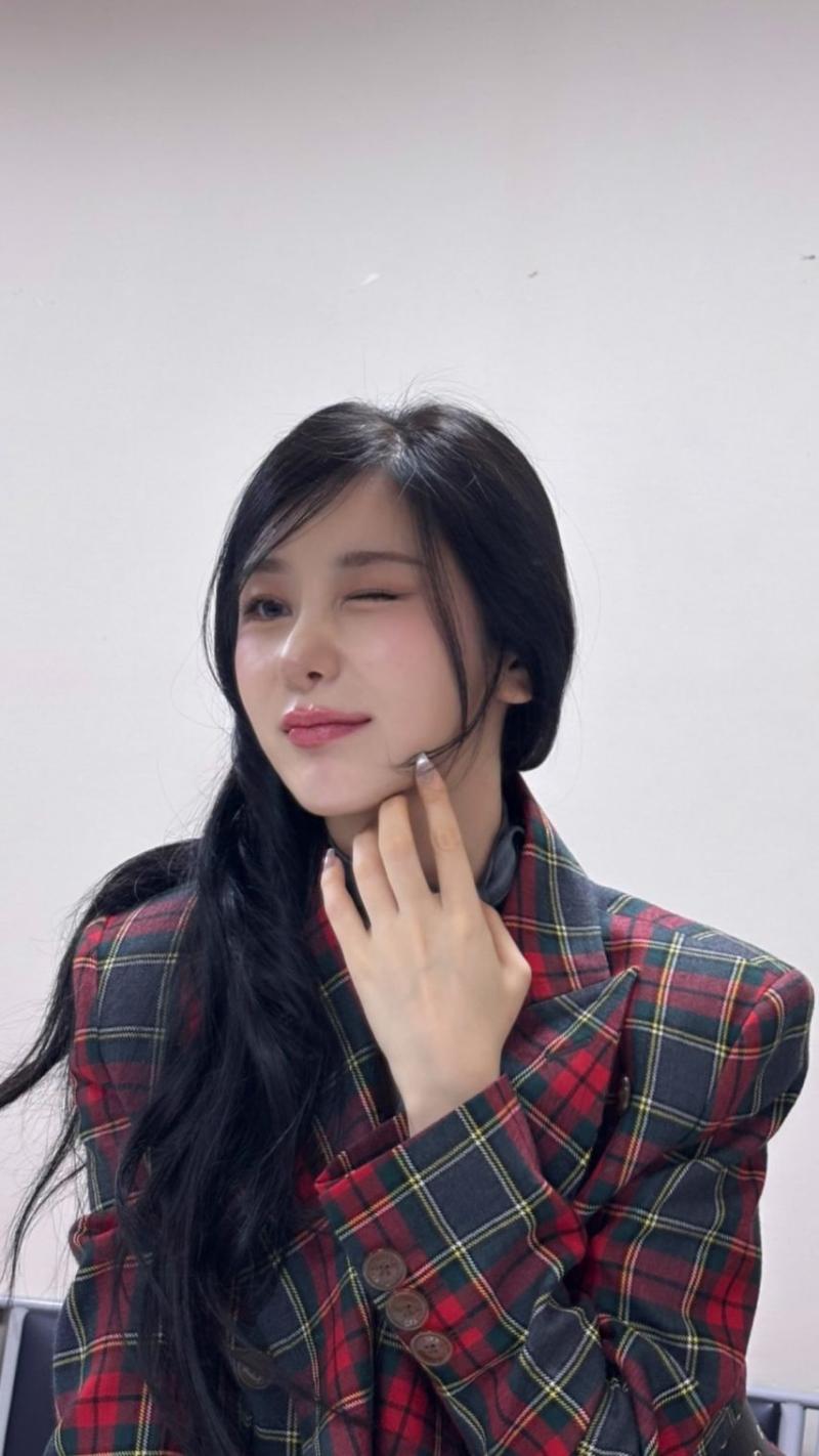 이채연