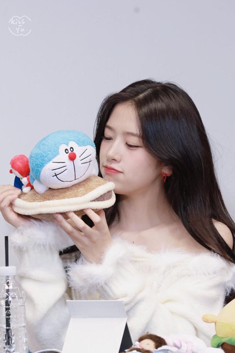 아이브 안유진