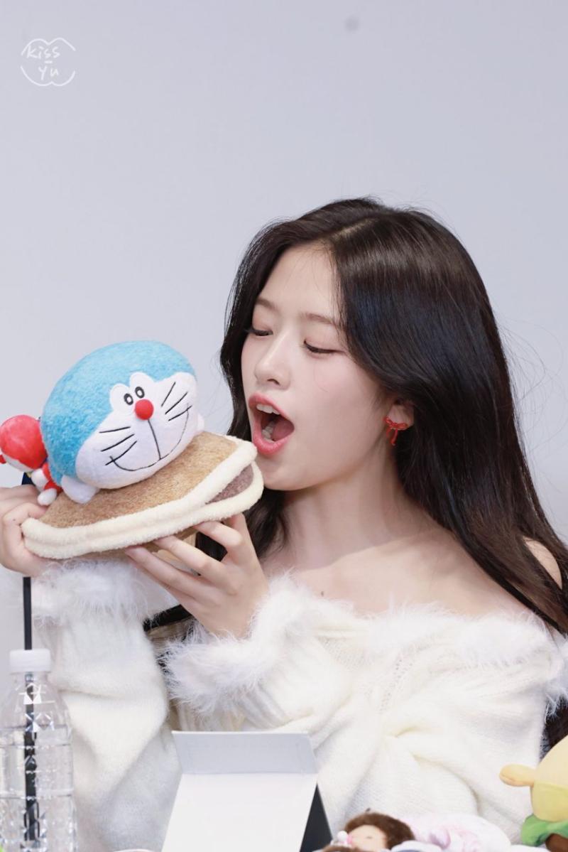 아이브 안유진