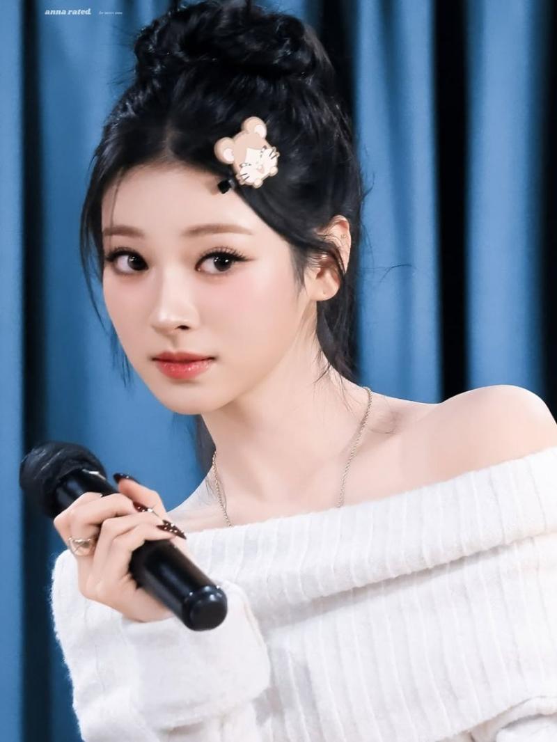 MEOVV (미야오) 안나