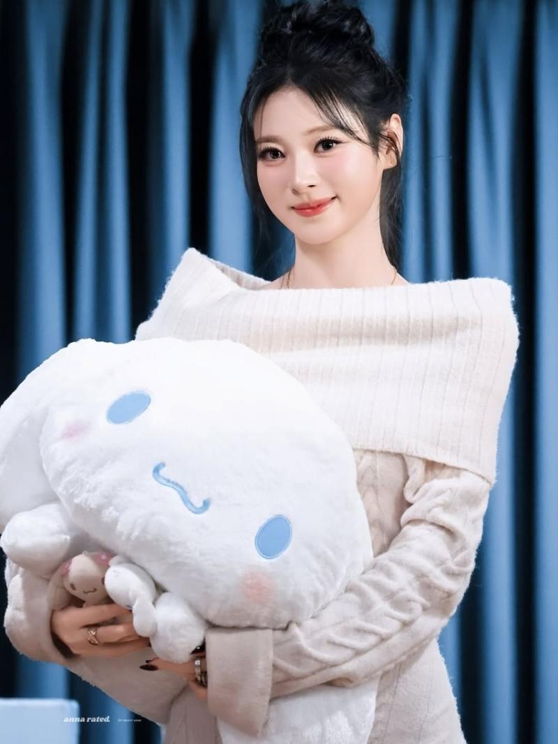 MEOVV (미야오) 안나