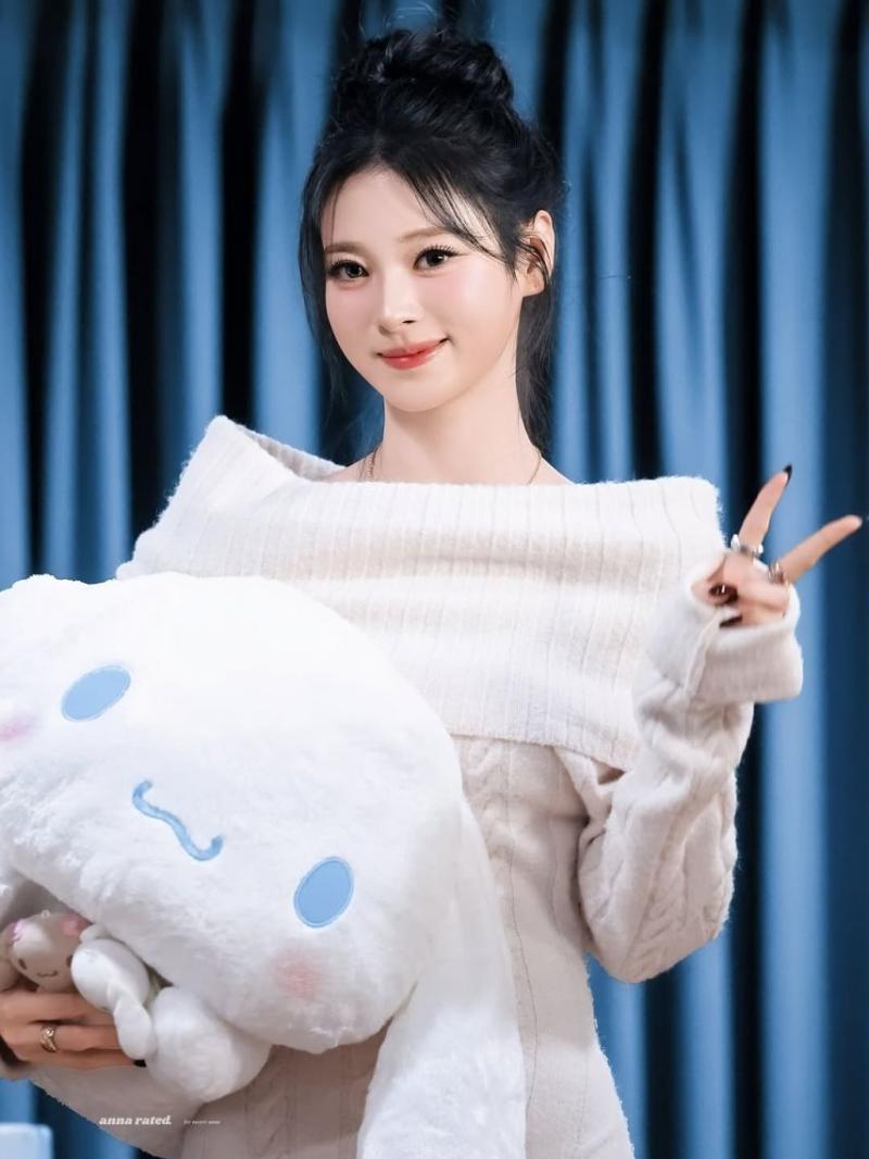 MEOVV (미야오) 안나
